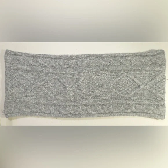 Old Navy heather gray knit infinity scarf Women’s winter outdoor accessories OS - Picture 3 of 5